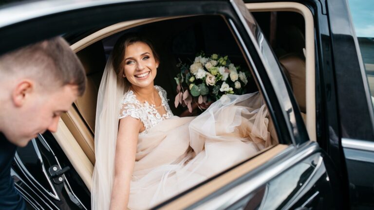 Comment décorer une voiture pour un mariage ?